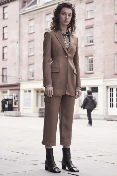 Look 38